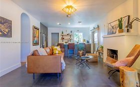 Artsy Oasis: Design District Gem